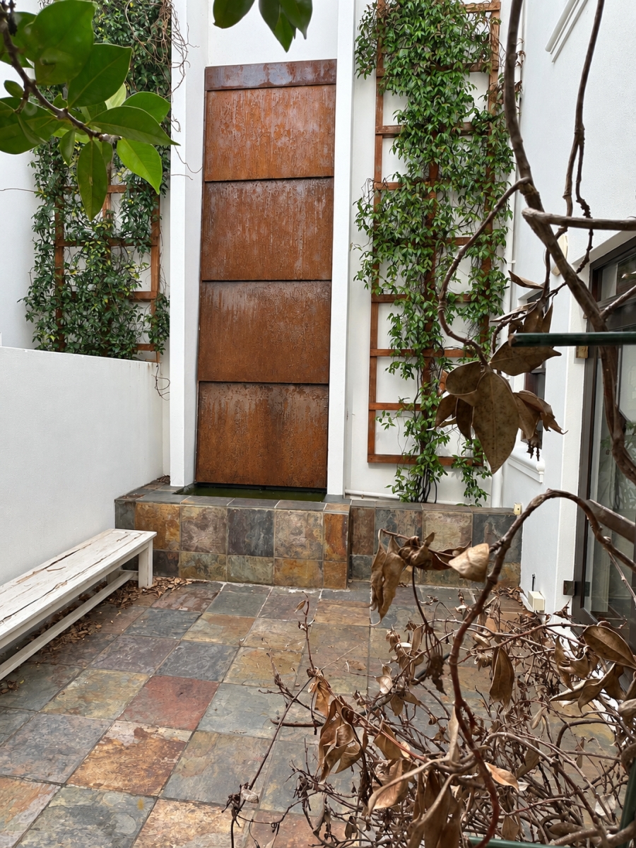 5 Bedroom Property for Sale in North Oaks Western Cape